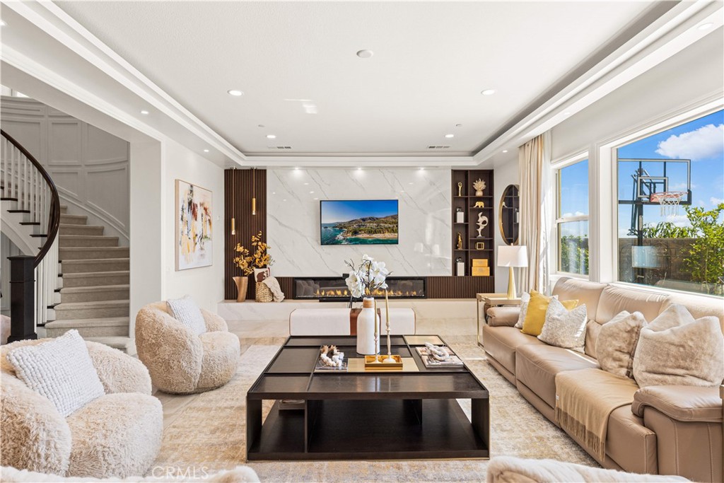 5512 Heritage Oak Drive
