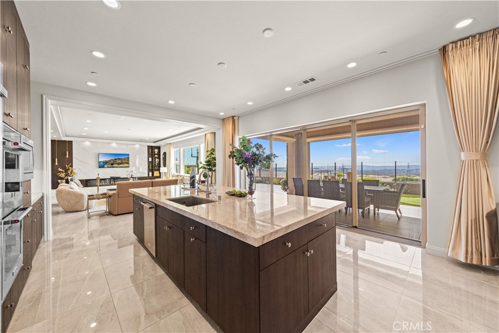 5512 Heritage Oak Drive