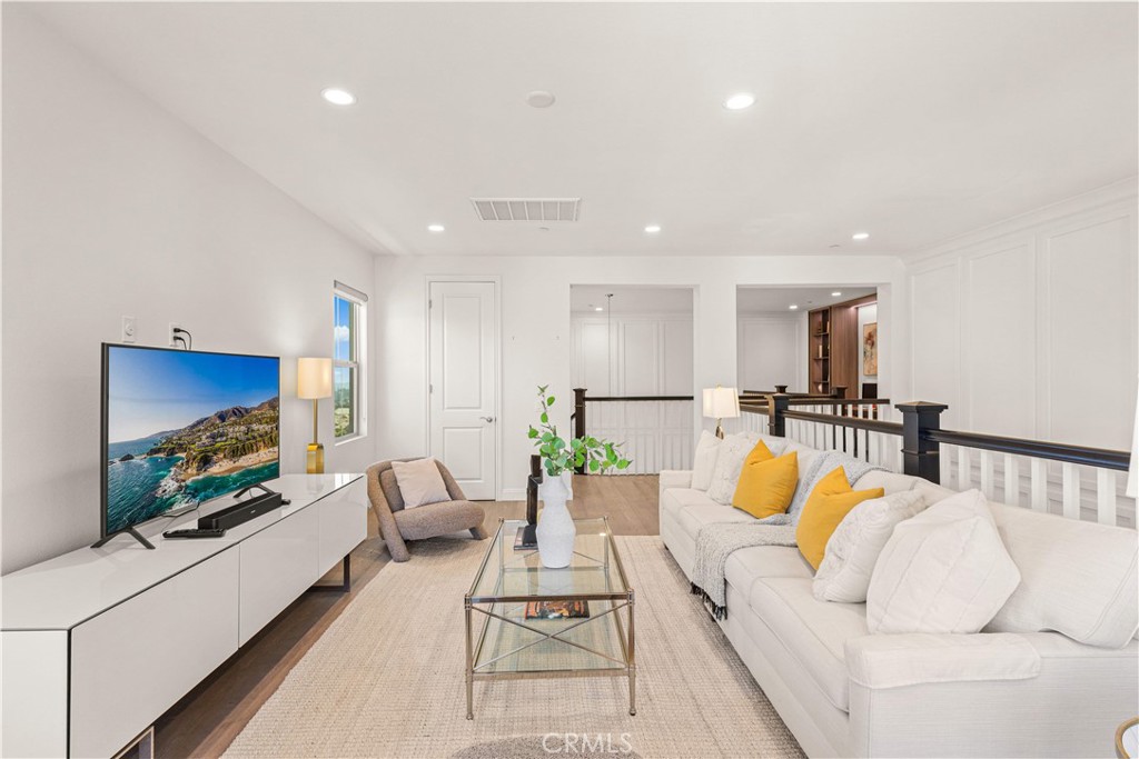 5512 Heritage Oak Drive