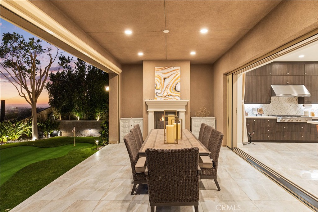 5512 Heritage Oak Drive