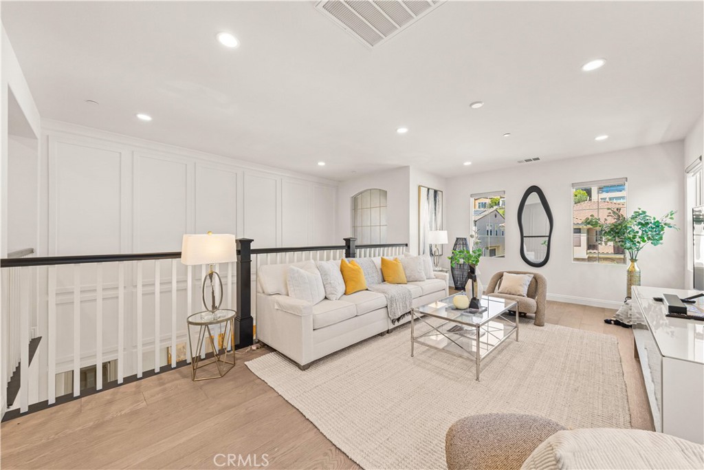 5512 Heritage Oak Drive