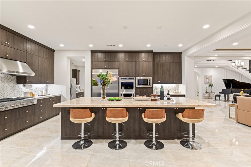 5512 Heritage Oak Drive