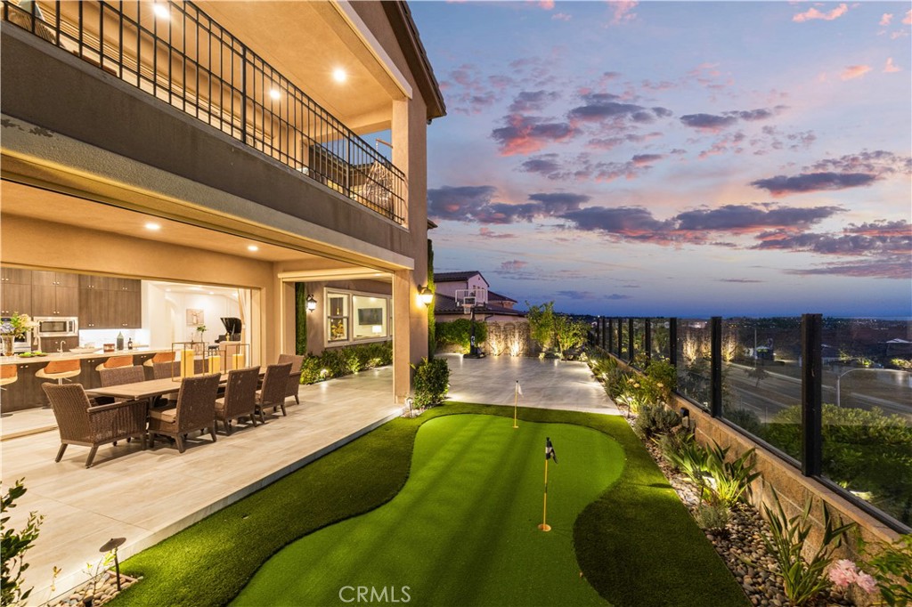 5512 Heritage Oak Drive