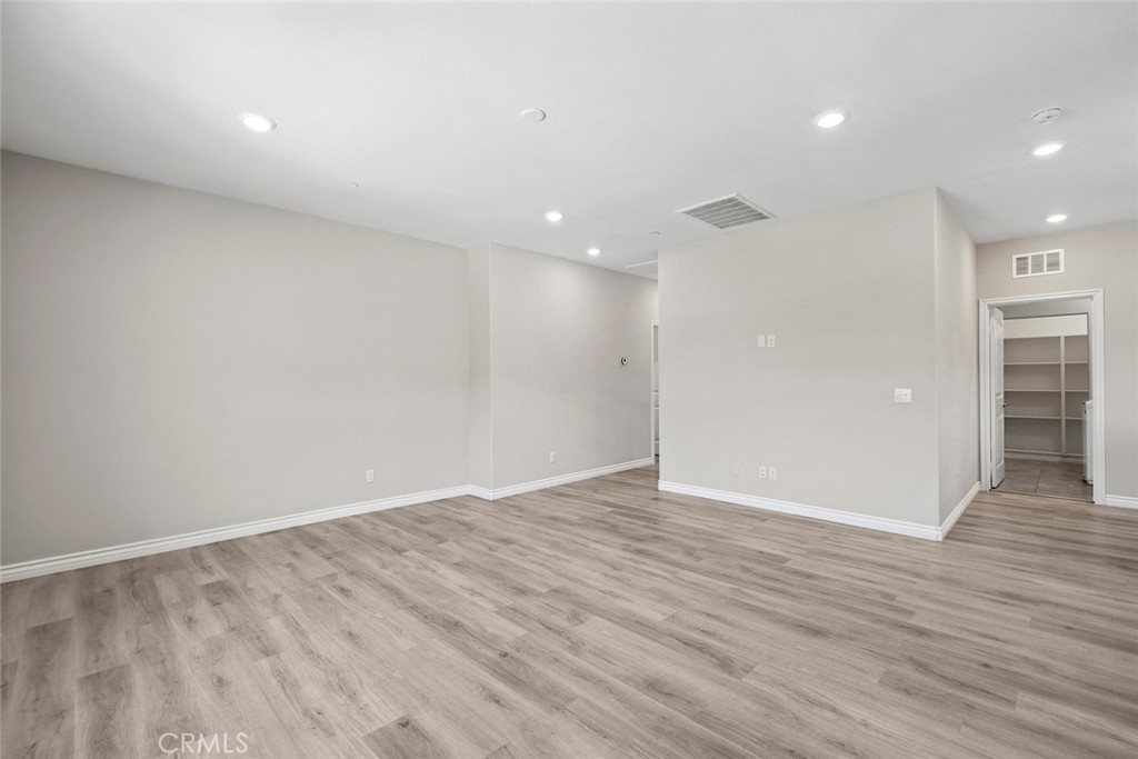 45750 Bassett Street