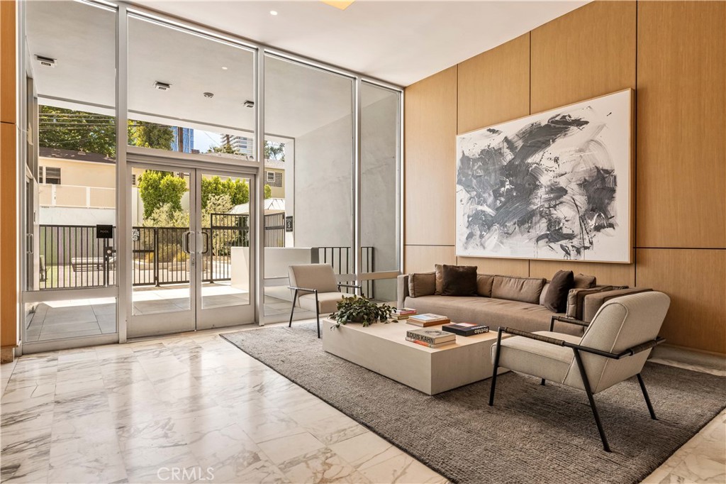 999 N Doheny 310