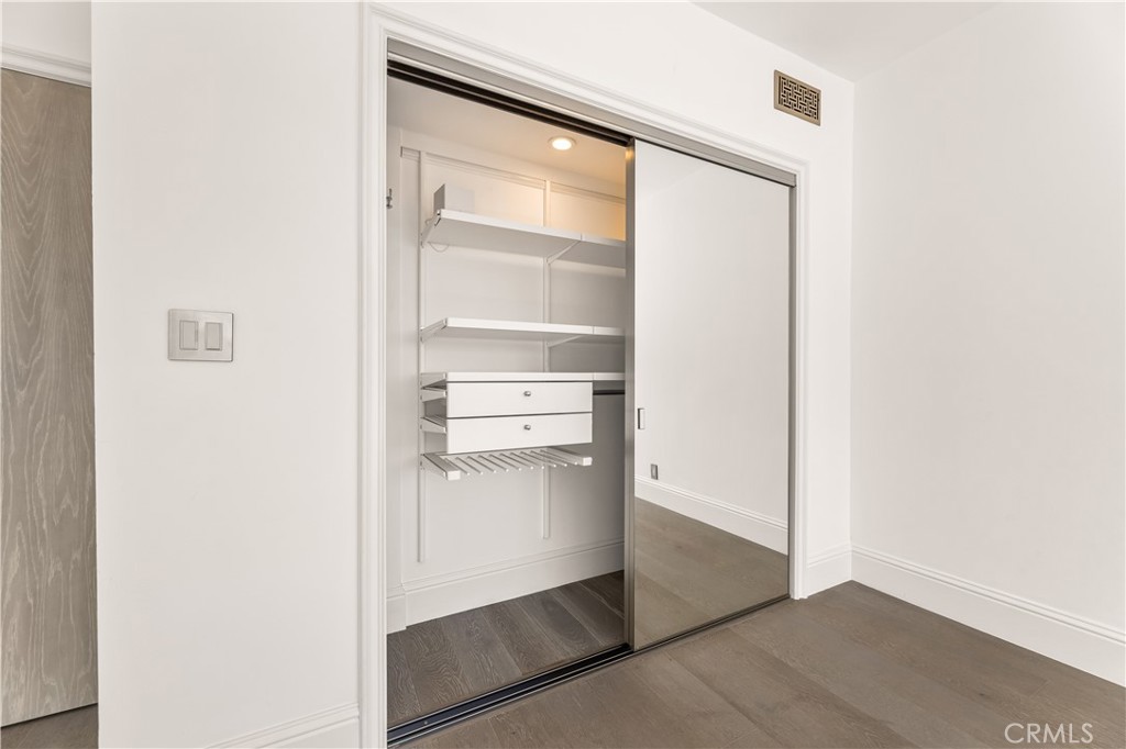 999 N Doheny 310