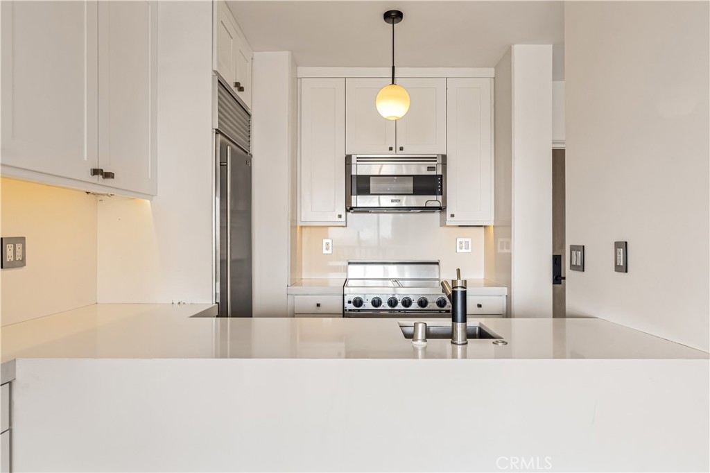 999 N Doheny 310