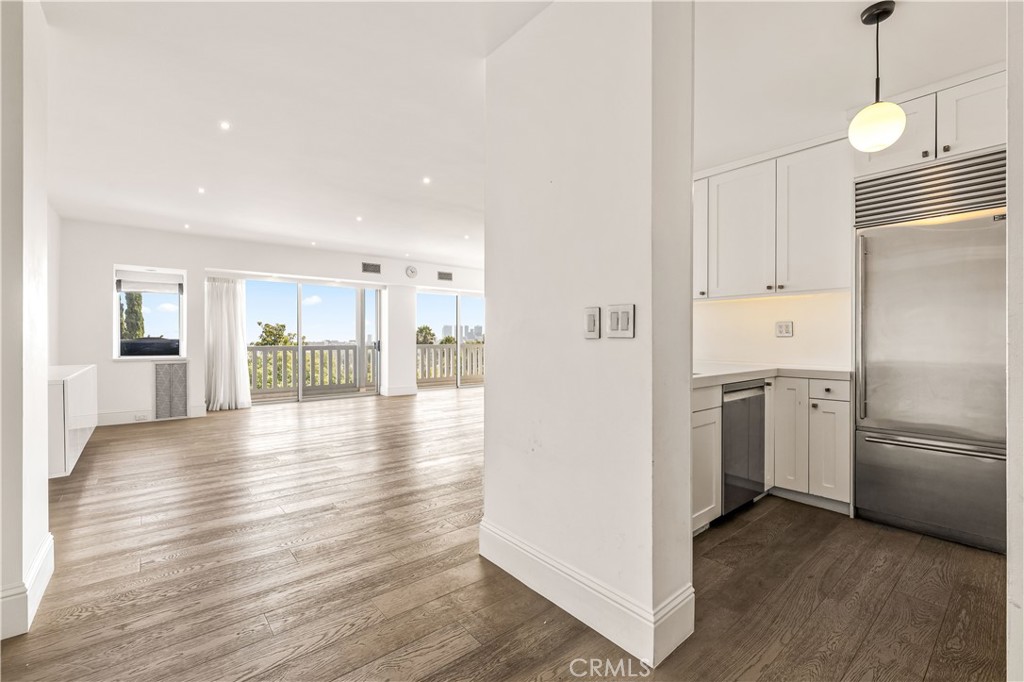 999 N Doheny 310
