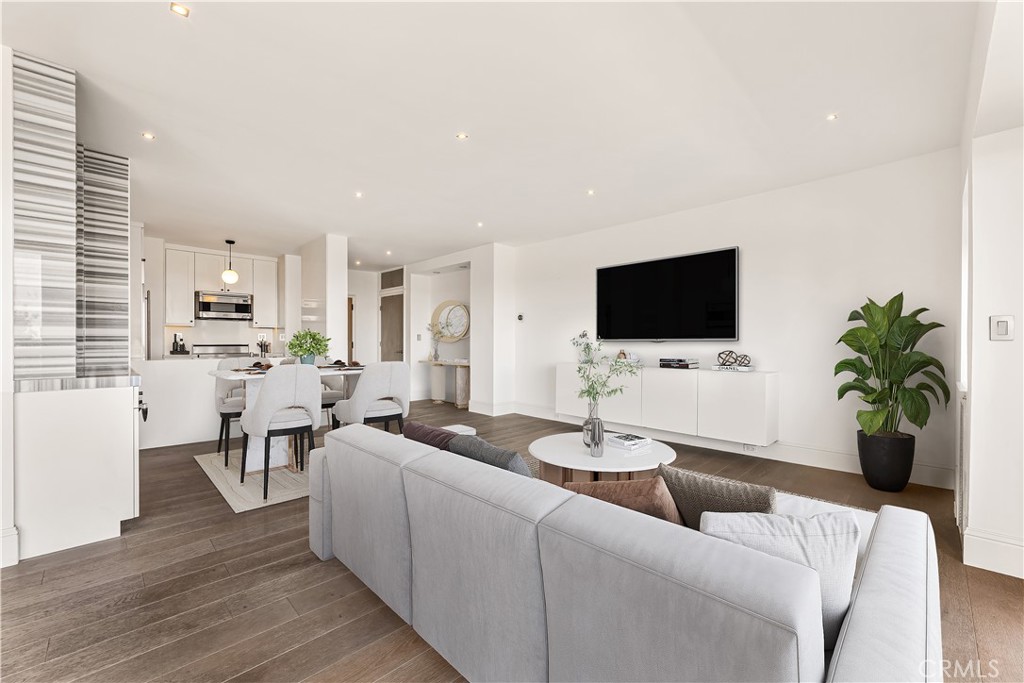 999 N Doheny 310
