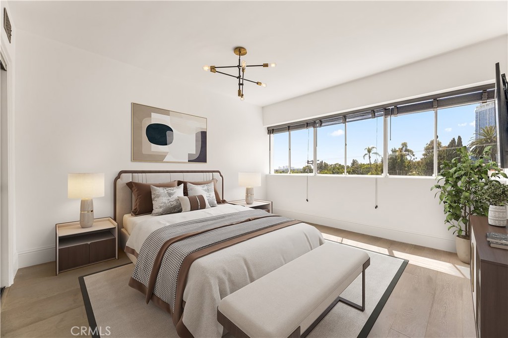 999 N Doheny 310