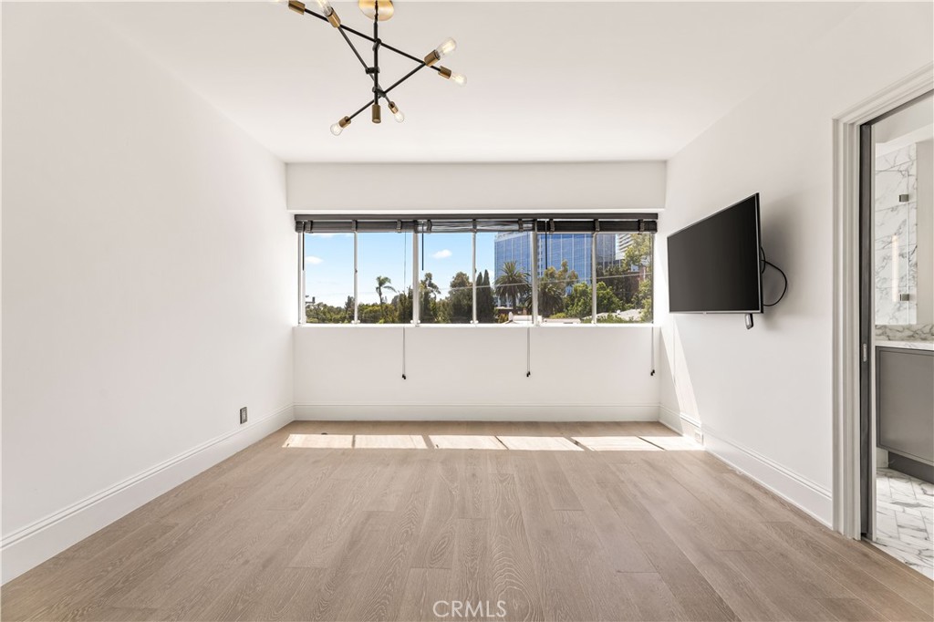 999 N Doheny 310