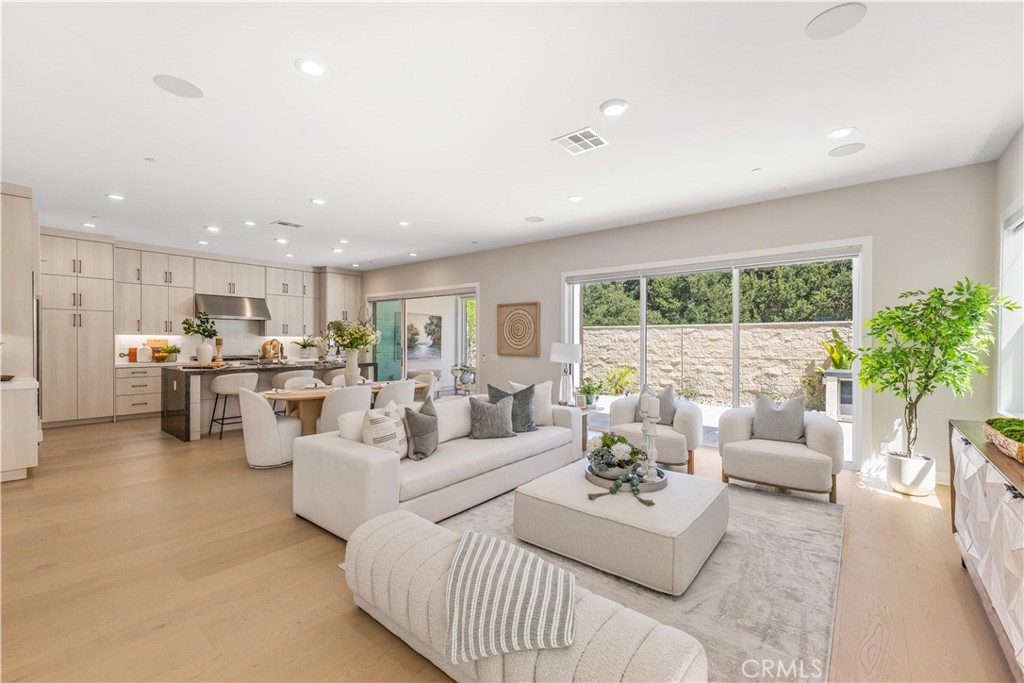 400 Riverbend