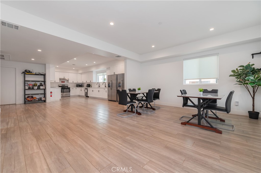 1598 W 36th