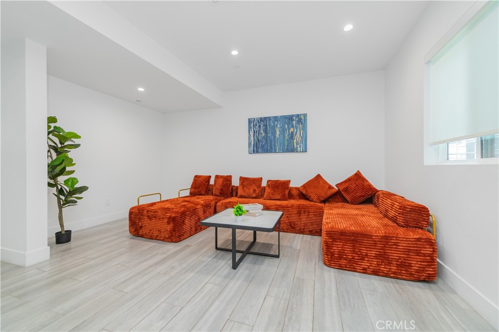 1598 W 36th