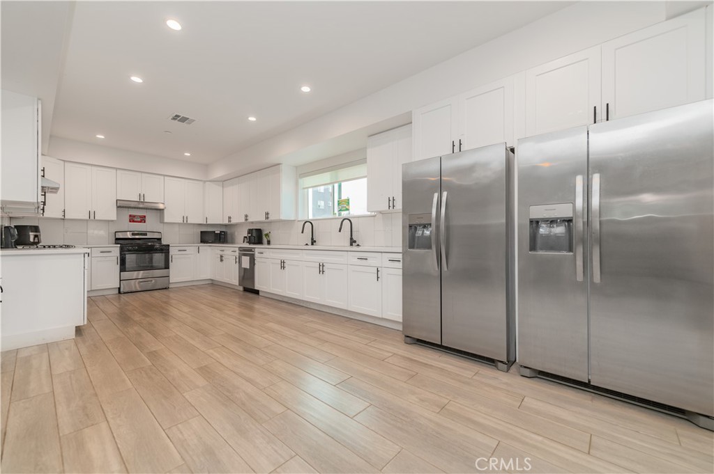 1598 W 36th