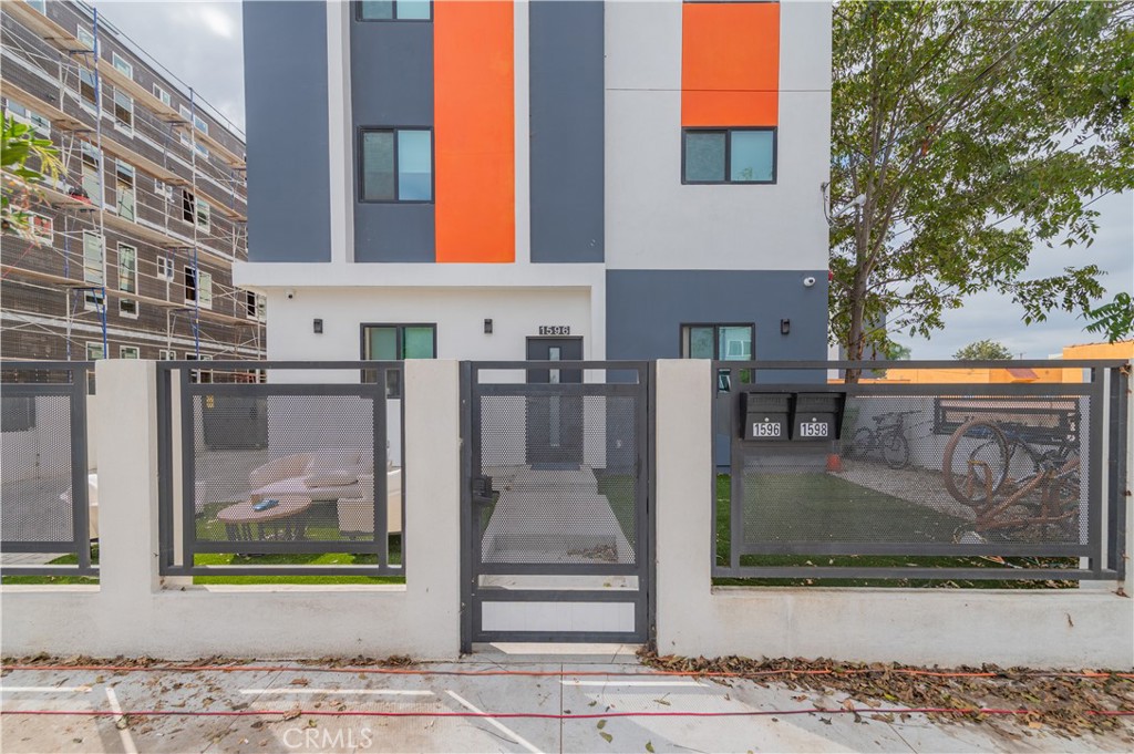 1598 W 36th