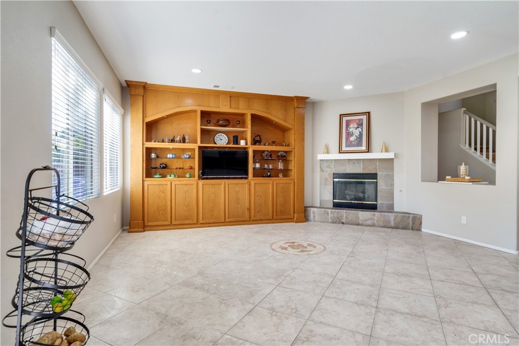 9471 Twin Oaks Pl