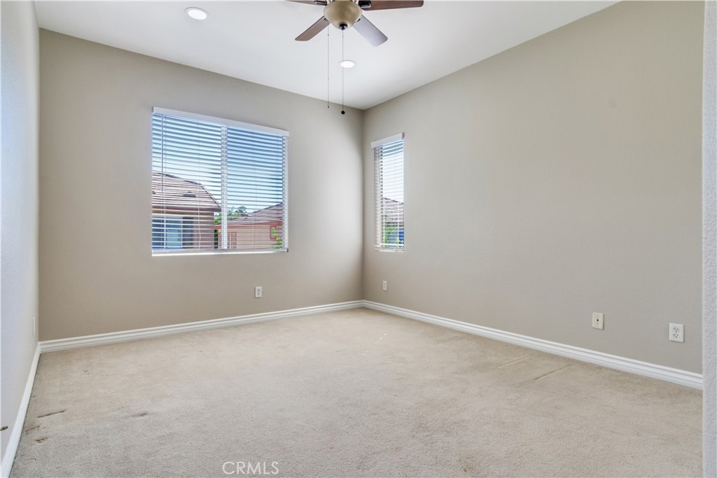 9471 Twin Oaks Pl