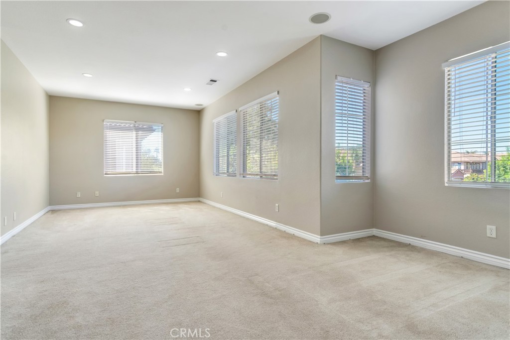 9471 Twin Oaks Pl