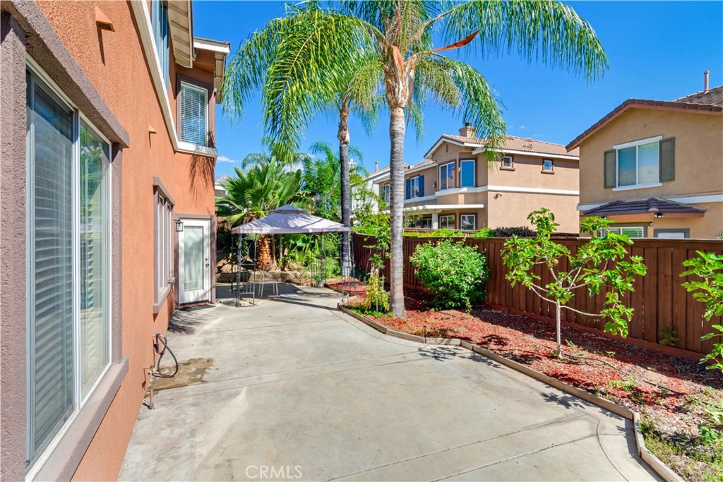9471 Twin Oaks Pl