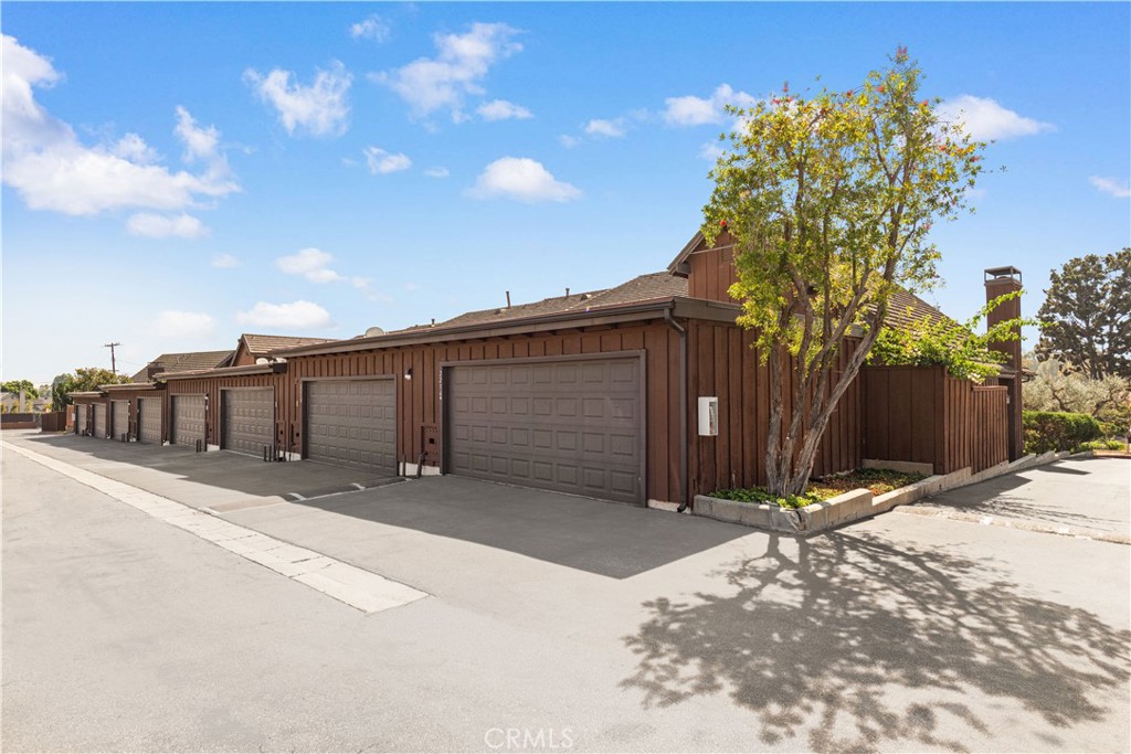 2220 Mount Shasta Drive