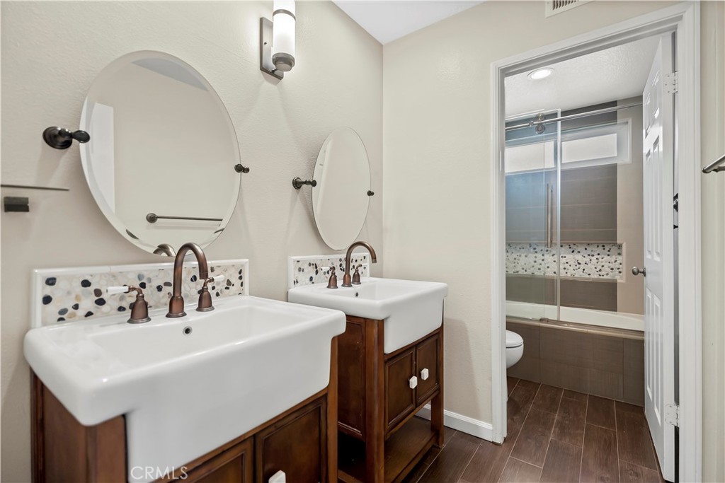 5415 Los Monteros