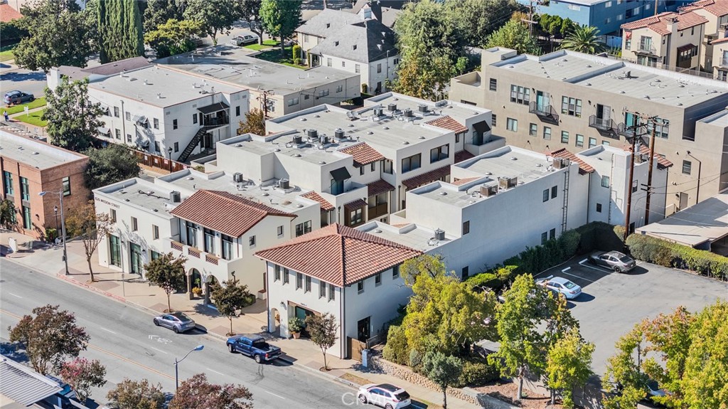 820 Mission