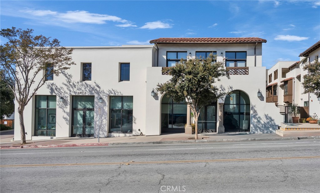 820 Mission