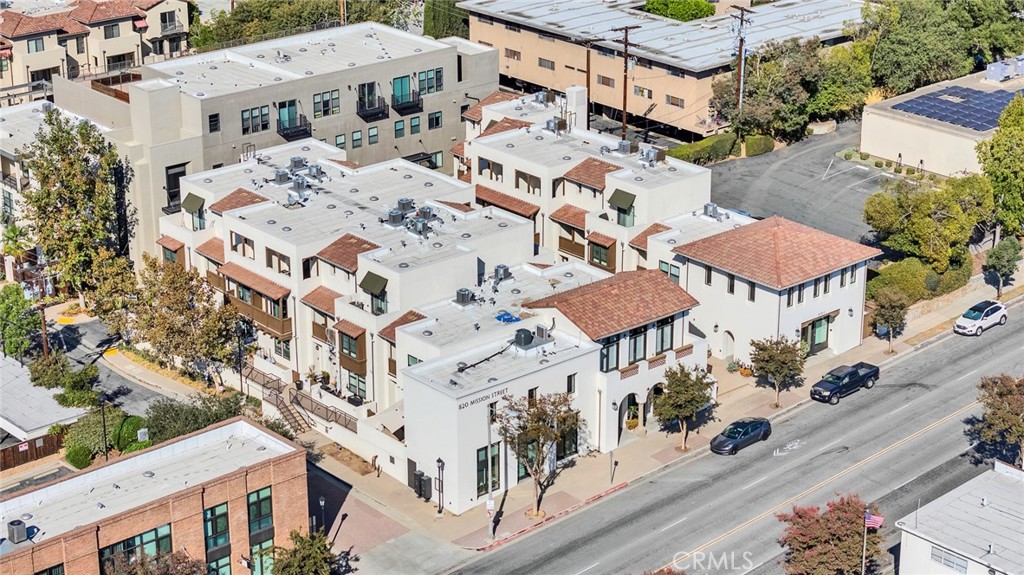 820 Mission