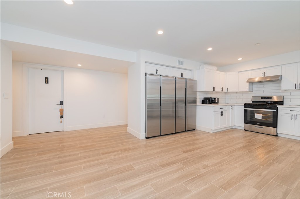 5652 La Mirada Avenue