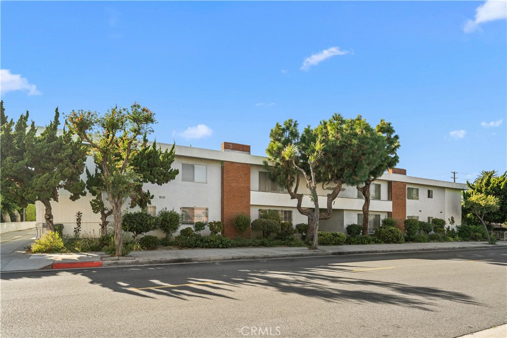 127 N Eucalyptus Avenue 4