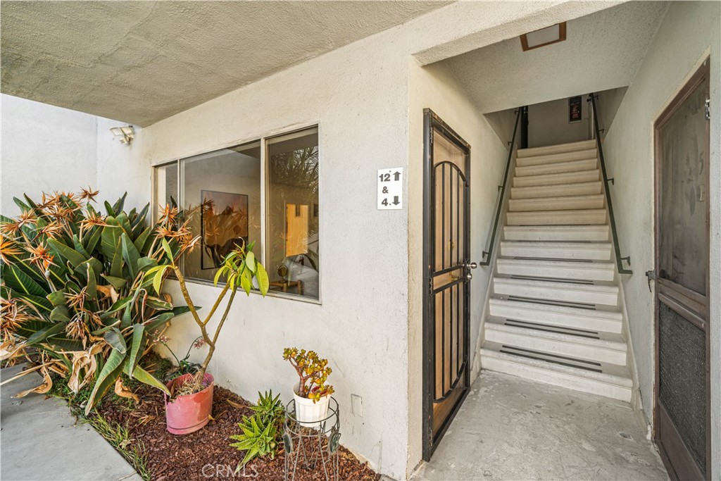 127 N Eucalyptus Avenue 4
