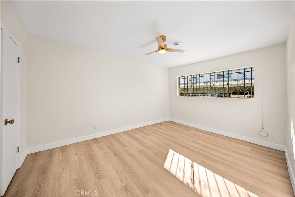 127 N Eucalyptus Avenue 4