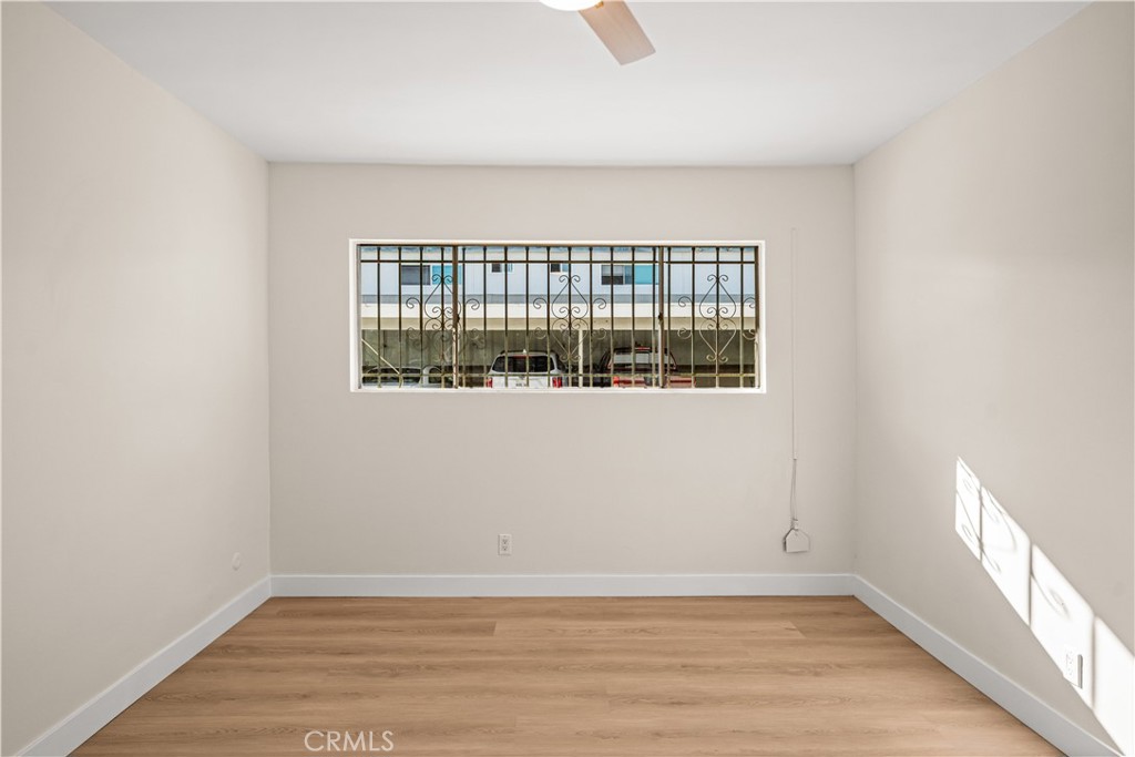 127 N Eucalyptus Avenue 4