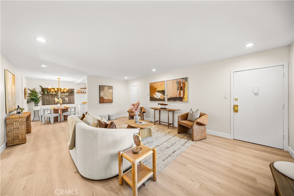 127 N Eucalyptus Avenue 4