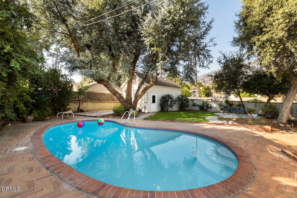 1845 Coolidge Avenue