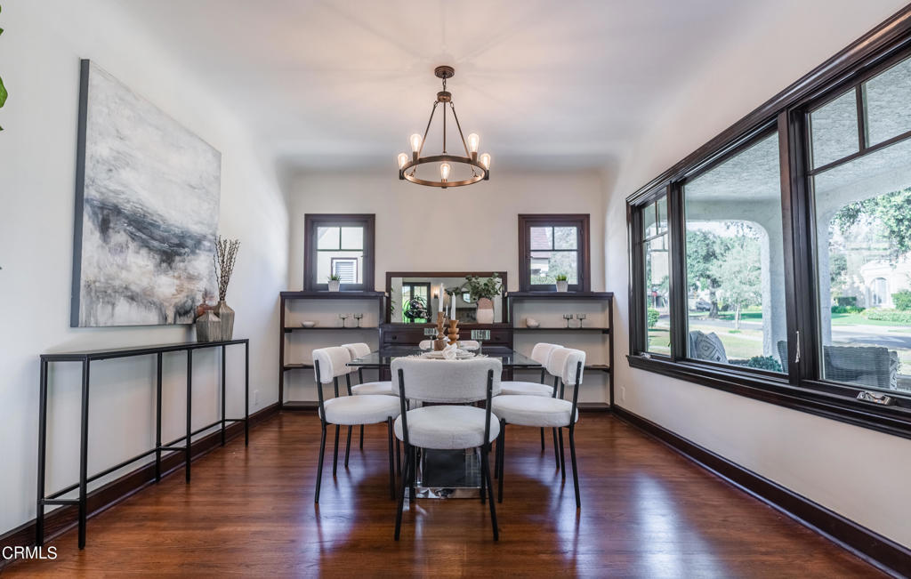 1181 N Hudson Avenue