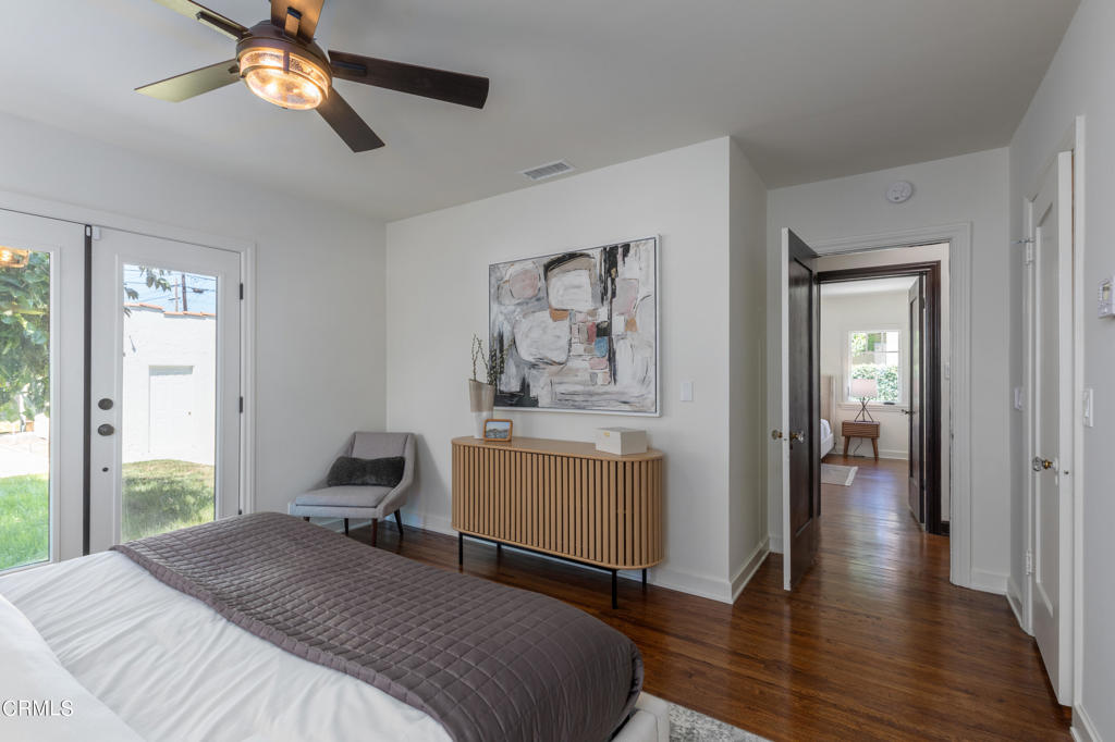 1181 N Hudson Avenue