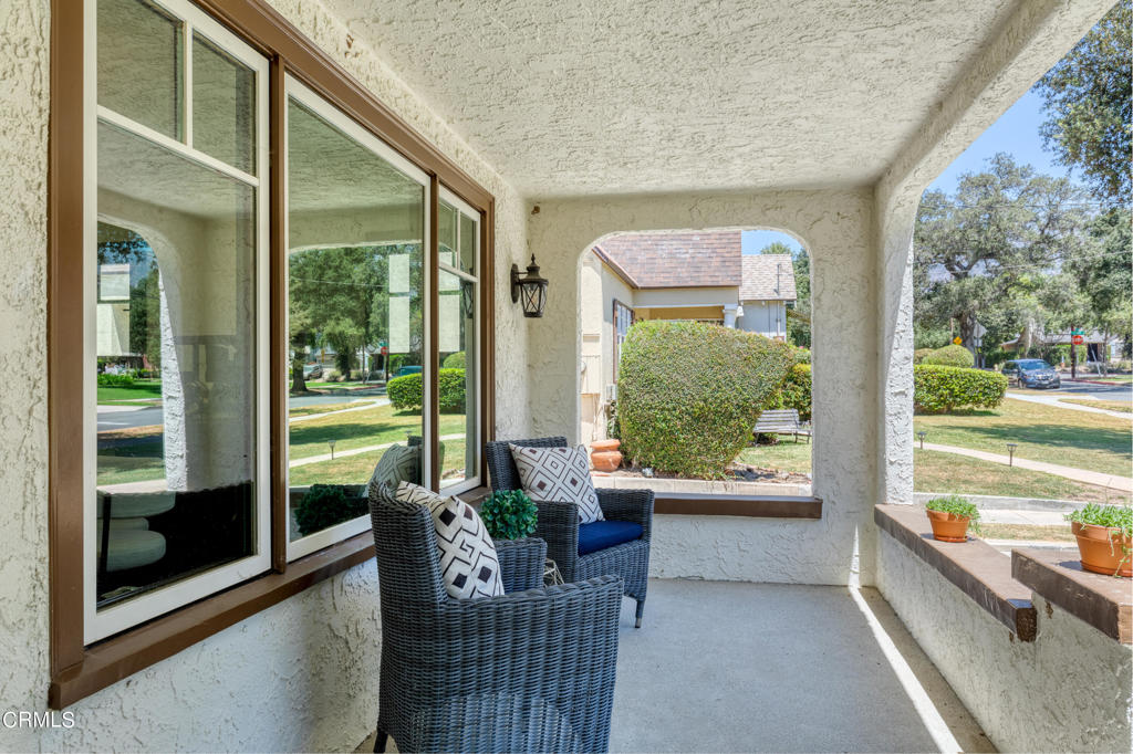 1181 N Hudson Avenue