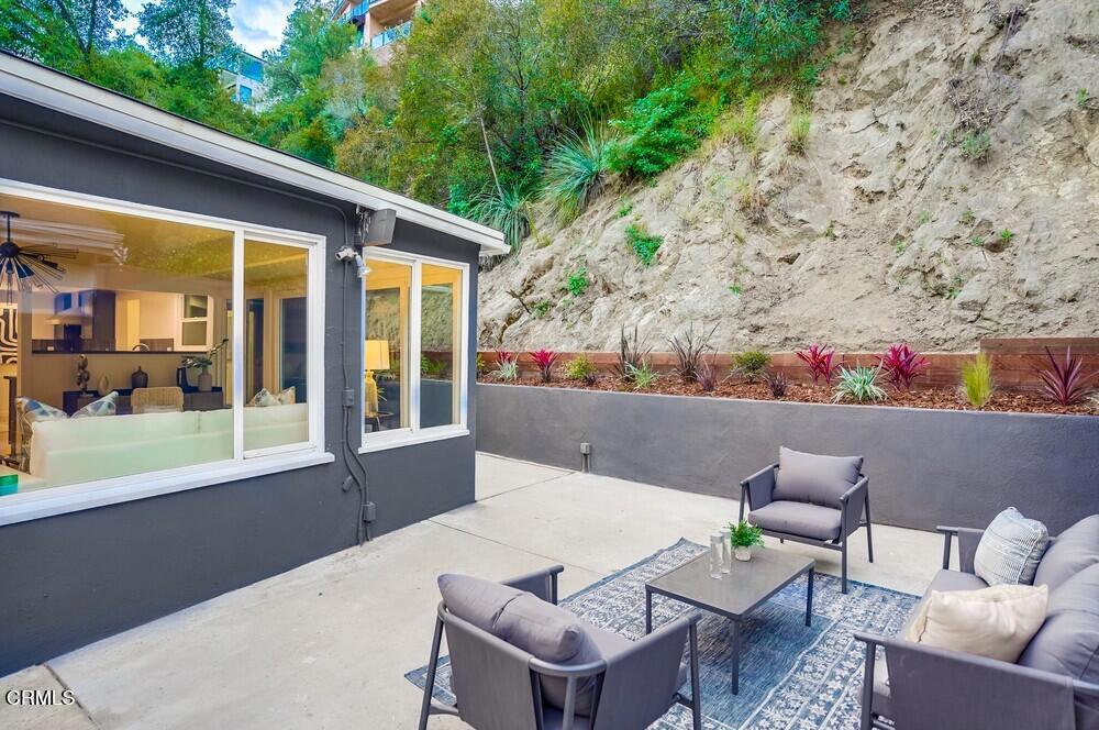 2609 E Chevy Chase Drive