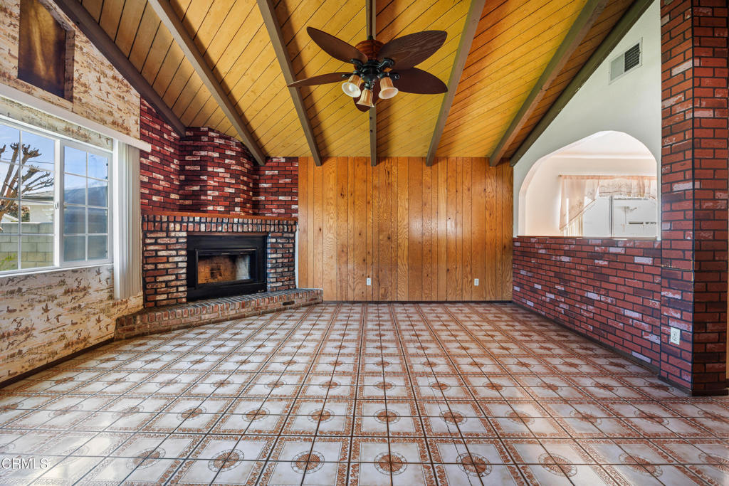7428 Mooney Drive