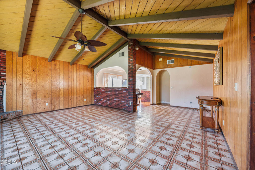 7428 Mooney Drive