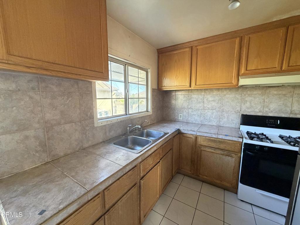 1844 S Stoneman Avenue