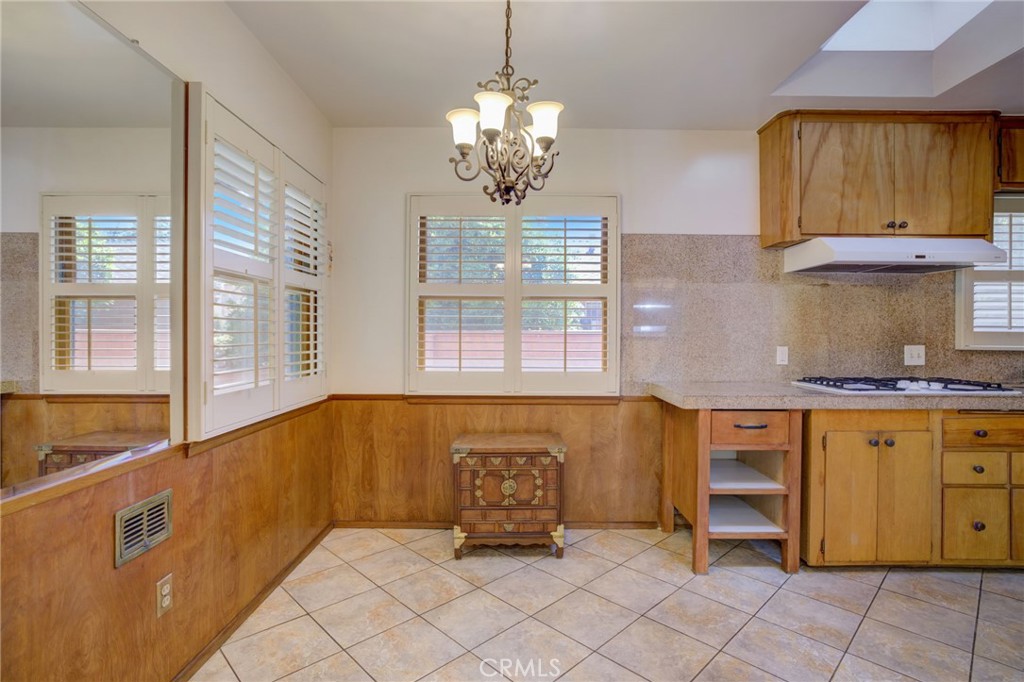 414 E Live Oak Street