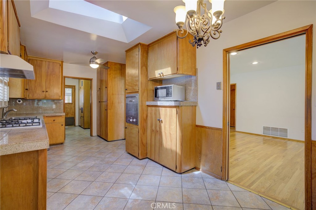 414 E Live Oak Street