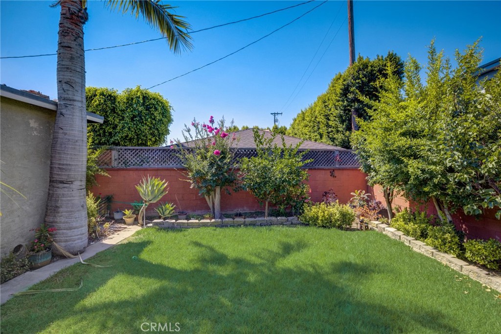 414 E Live Oak Street