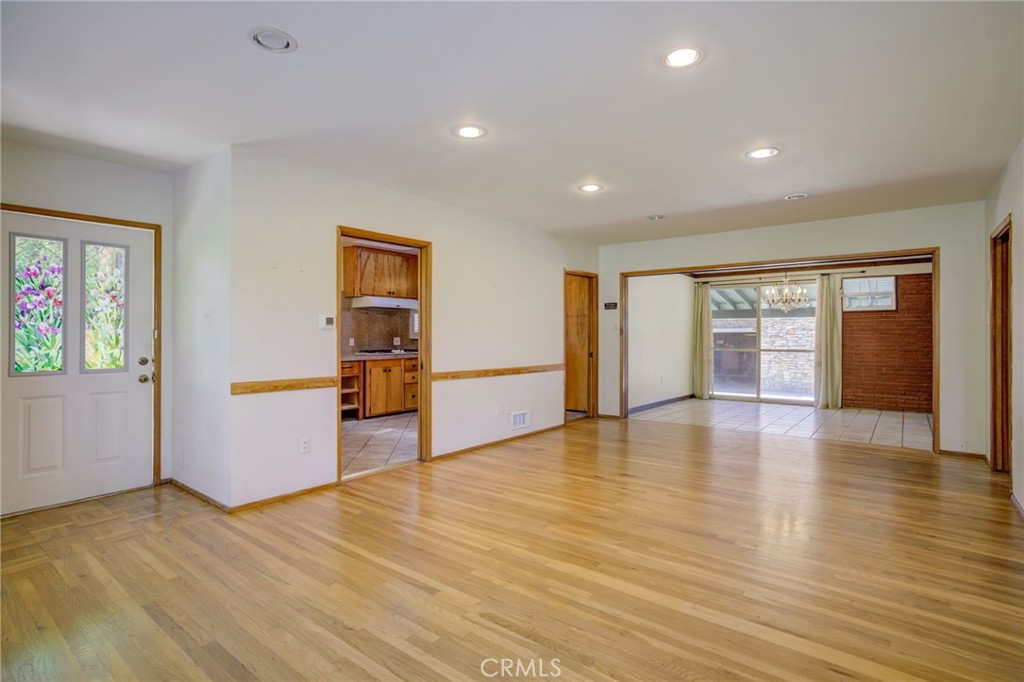 414 E Live Oak Street