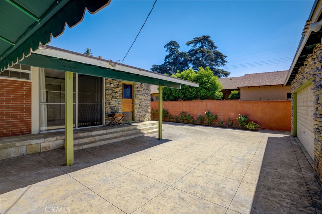 414 E Live Oak Street