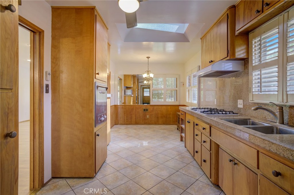 414 E Live Oak Street