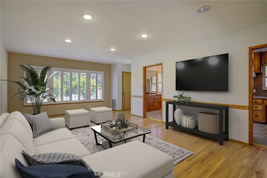 414 E Live Oak Street